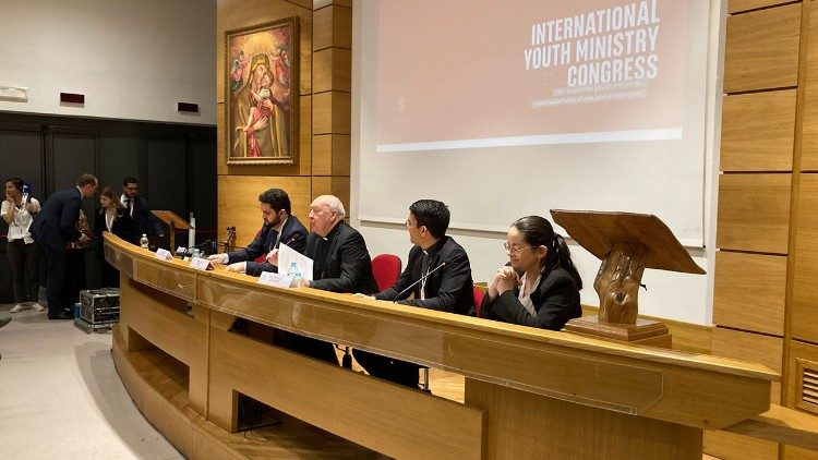Un momento de la intervención del cardenal Farrell en el Congreso internacional: “Por una pastoral juvenil sinodal: nuevos estilos y estrategias de liderazgo” 