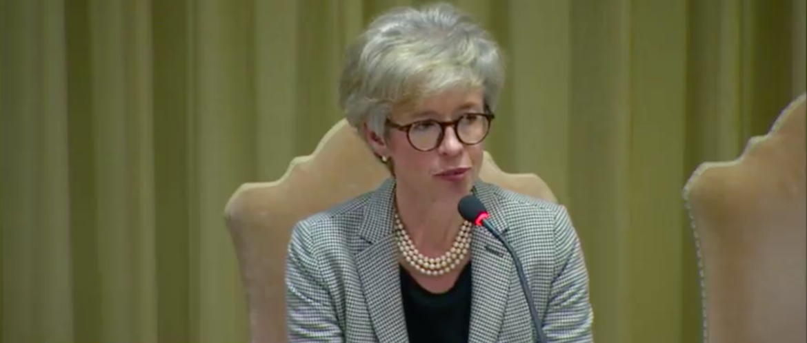 De pastores a lobos, disertación de Linda Ghisoni