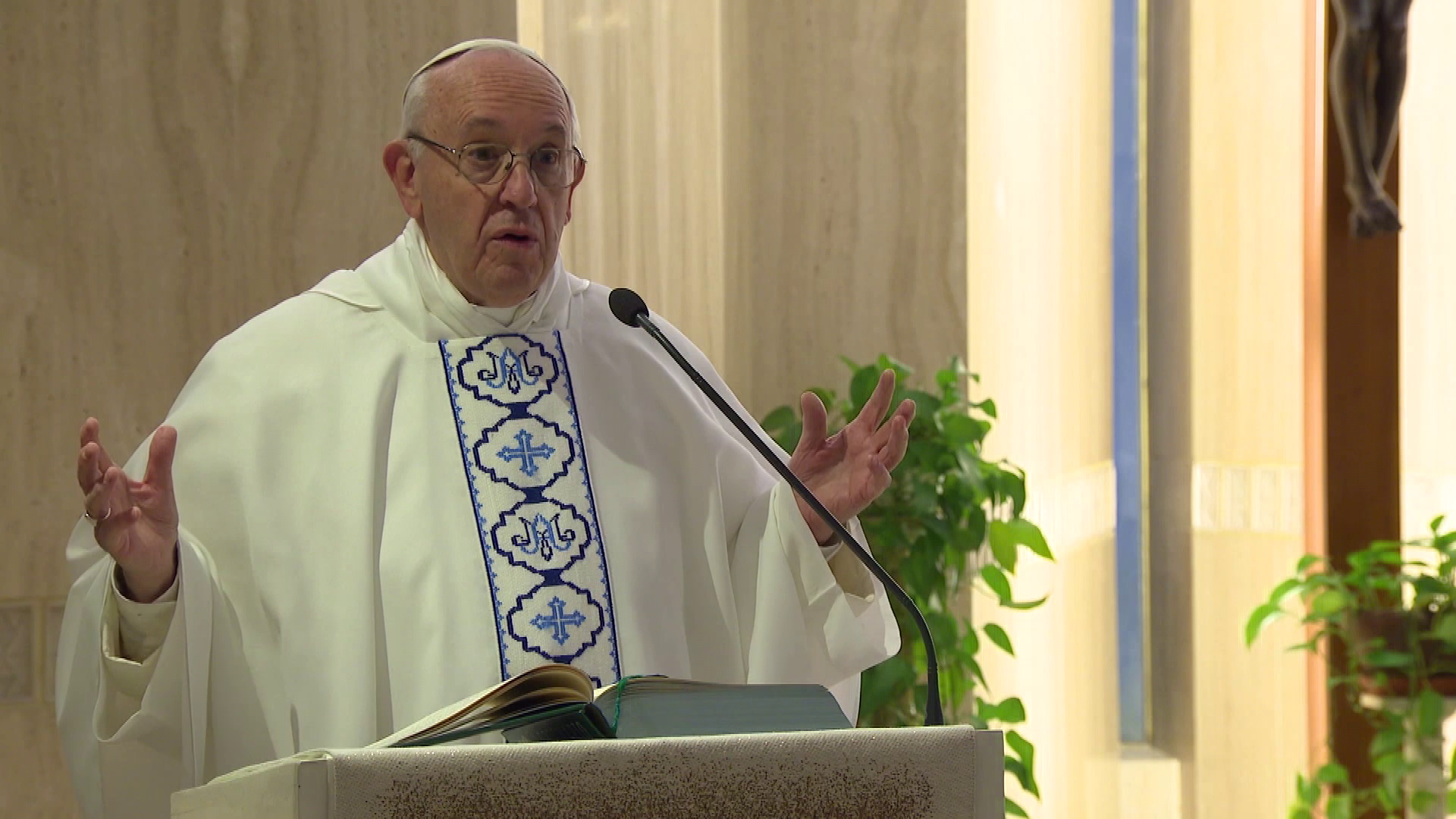 El Papa, en la homilía de Santa Marta, destaca la ternura de Dios e invita a llamarle papá