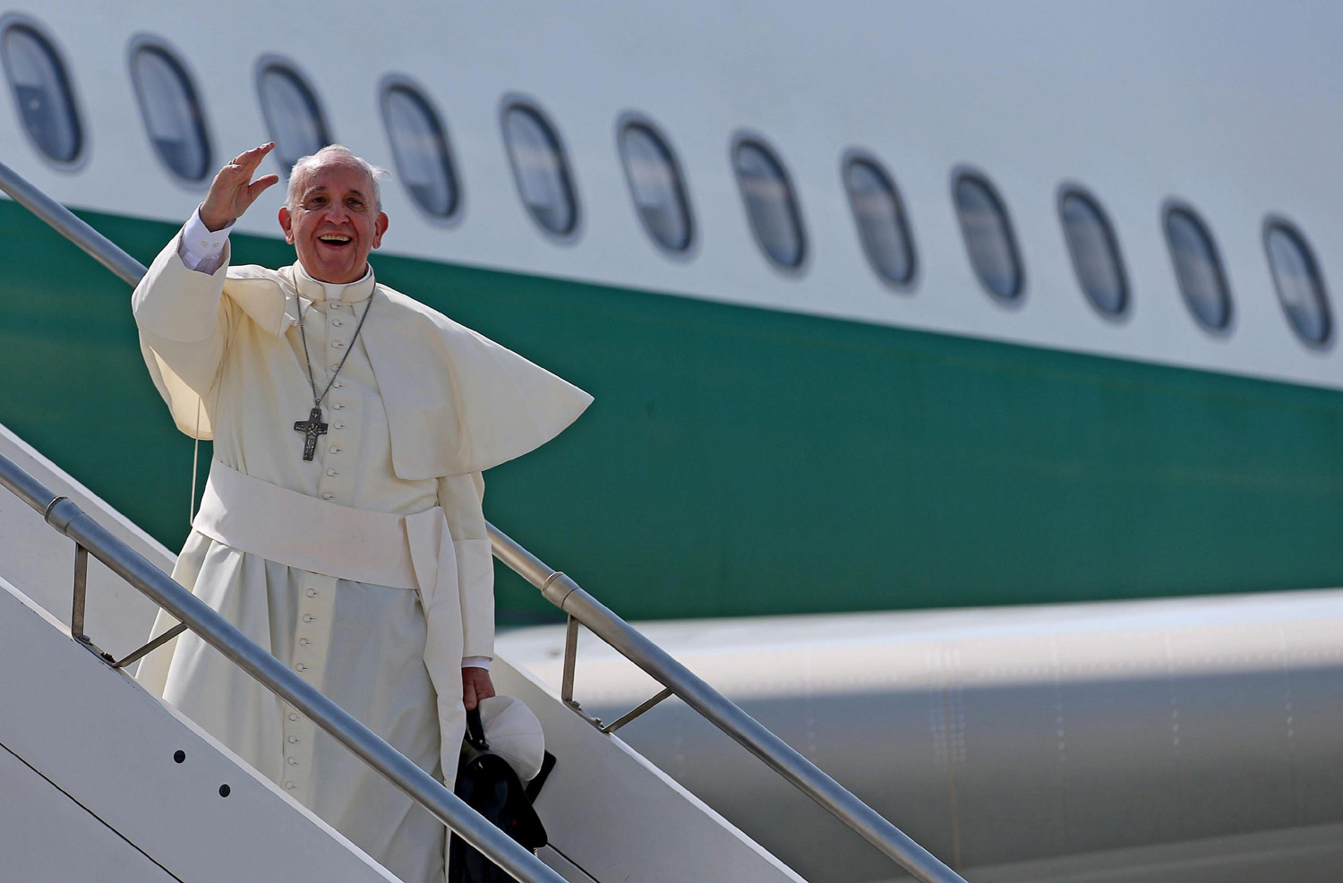 Papa Francisco se despide de Estonia y emprende el vuelo de regreso a Roma