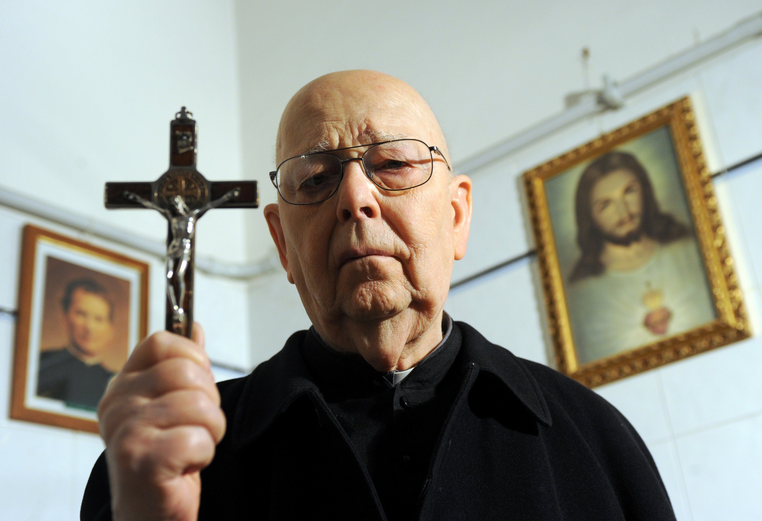 “Como cristiano, yo lucho espiritualmente contra la bestia”: Gabriele Amorth