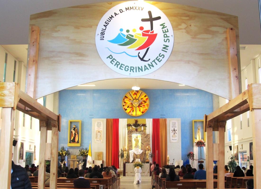 El Arco de la Esperanza continúa su peregrinación por las vicarías y espacios eclesiales juveniles