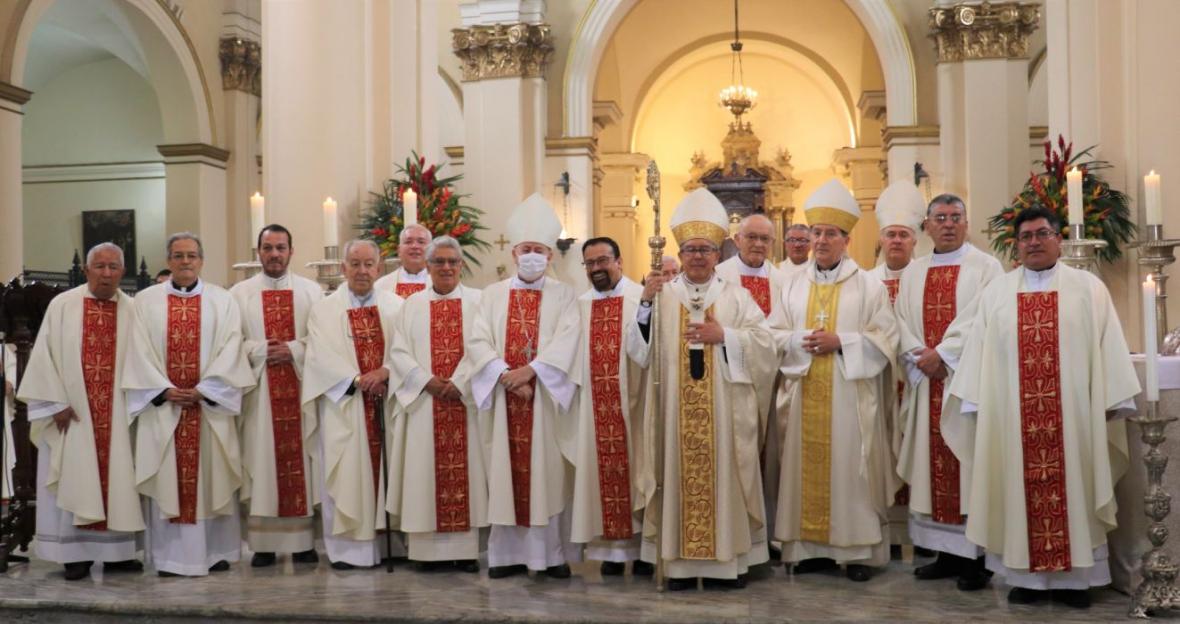 Queridos sacerdotes, gracia por su Sí permanente