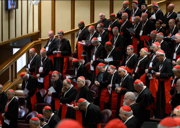 Los cardenales piden oraciones ante la “grandeza de la tarea” de elegir al nuevo Papa