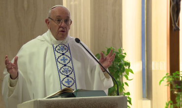El Papa, en la homilía de Santa Marta, destaca la ternura de Dios e invita a llamarle papá