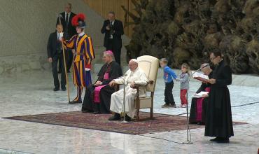 “Dios es padre y madre y ama siempre”, Francisco