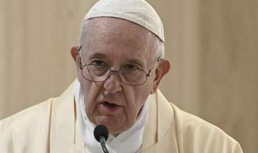 El Papa Francisco invita a vivir con sinceridad y evitar la tibieza: ni negro, ni blanco