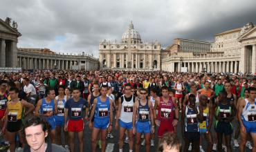 Celebración de la 10ª "Carrera de los santos" en Roma