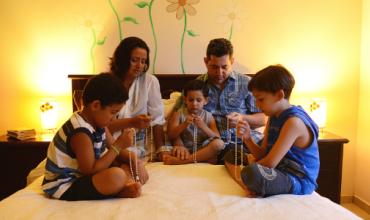 La Devoción del Santo Rosario en familia