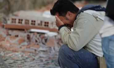 El Papa, conmovido, reza por las víctimas del terremoto en el centro de Italia