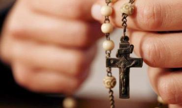 Conoce los siete datos del sentido y efecto de rezar el Rosario