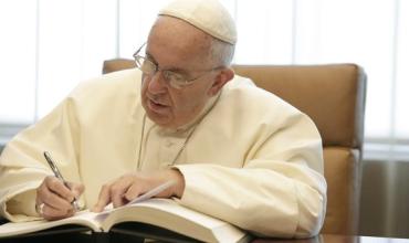 Papa crea comisión para aplicar nueva Constitución Apostólica